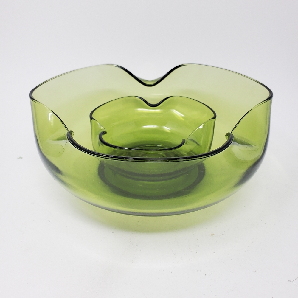 VTG Anchor Hocking Avocado Green Crimped Chip and Dip Bowl Set